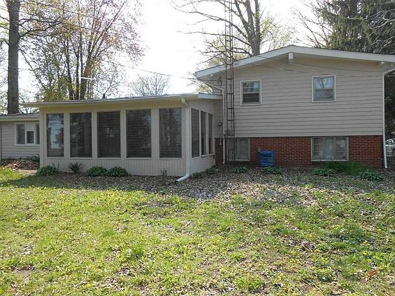 Rear enclosed porch