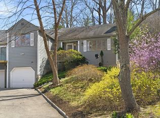 39 Park Rd, Goldens Bridge, NY 10526