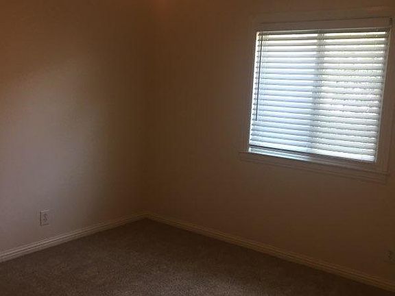 5th image of 13549 Railroad Ave