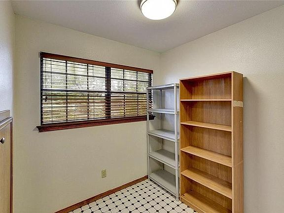 5th image of 610 Upson St #B