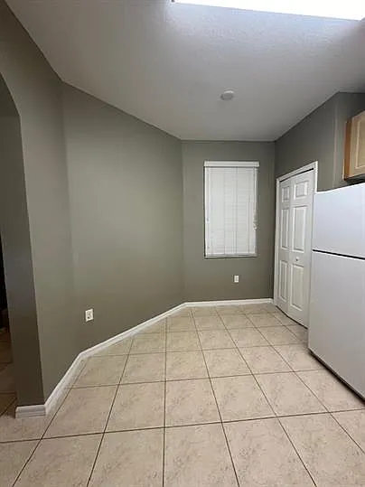 14732 Sutherland Ave — Photo 9