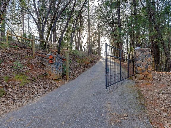 3rd image of 1300 Sierra Oak Ln
