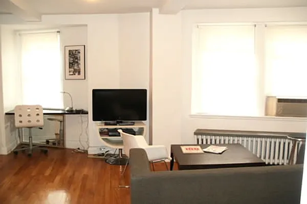 Sold by Steven Corcoran Real Estate | media 5