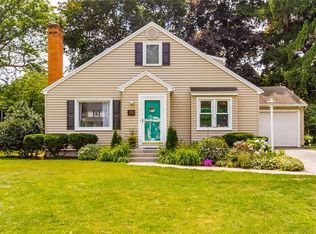 35 Traymore Rd, Rochester, NY 14609