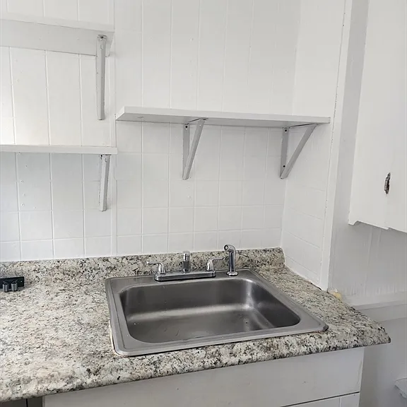 141 Franklin St #2 — Photo 4