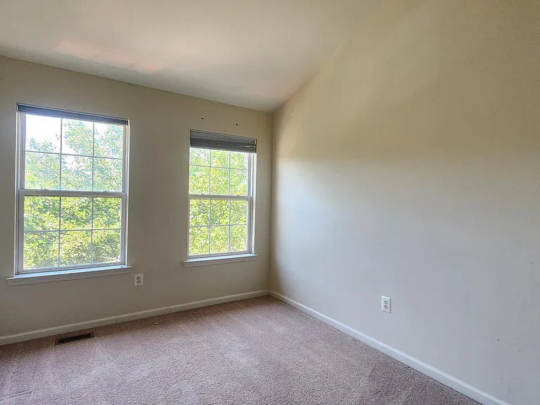 7719 Sullivan Cir — Photo 22