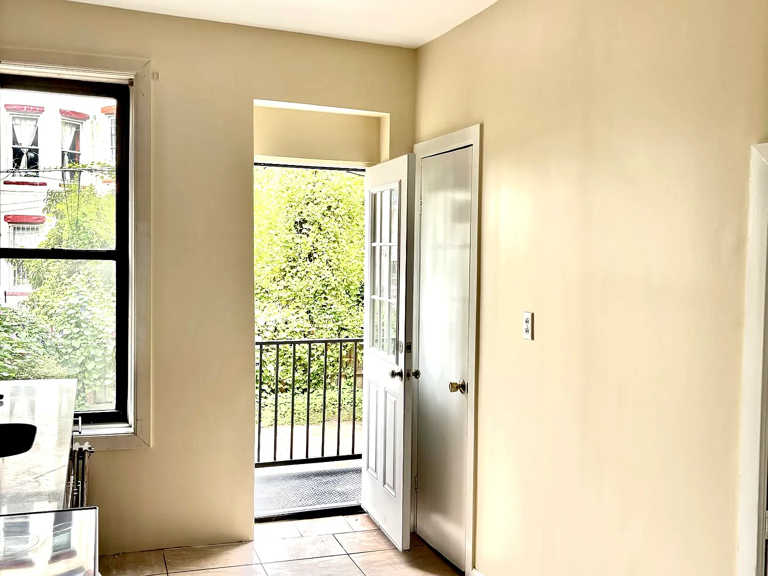 3 bed, $3,399 — Photo 3