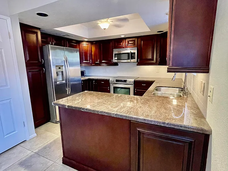 12212 N Paradise Village Pkwy S #104 — Photo 3