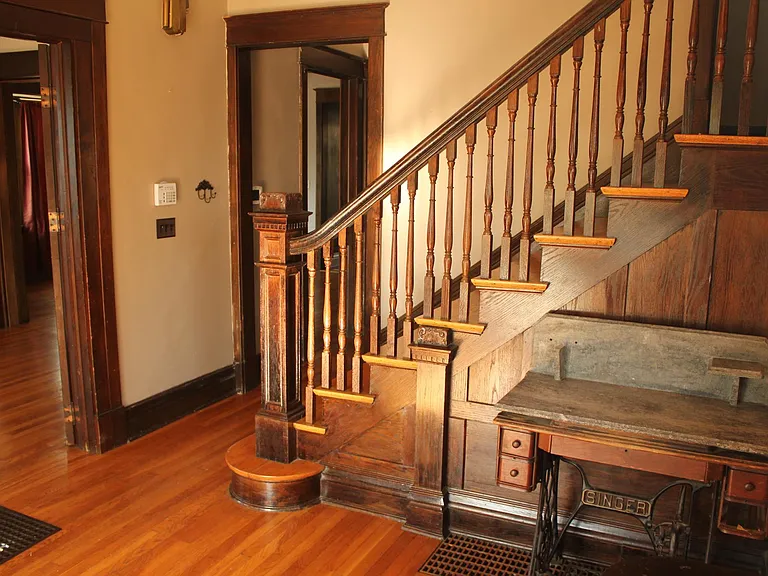 3232 Summit St — Photo 6