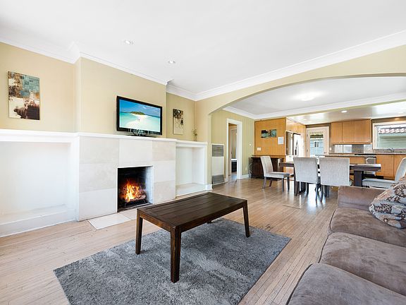 3rd image of 927 N Croft Ave #927