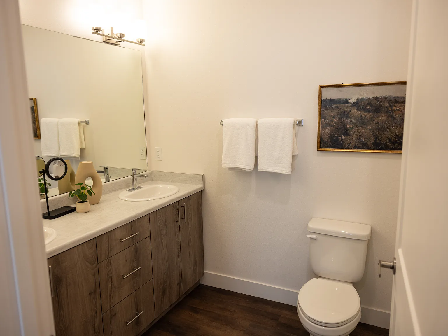 2 bed, 1088 sqft, $2,069 — Photo 3