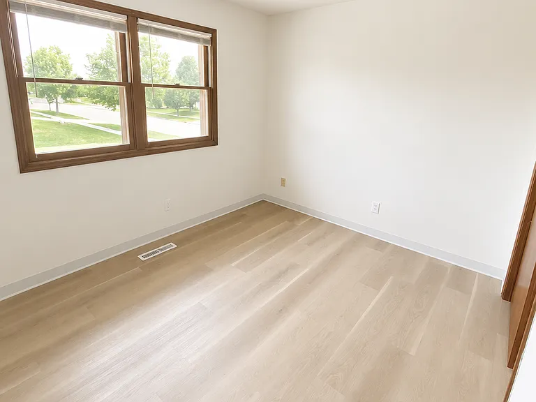 426 Jeffrey Ln — Photo 9