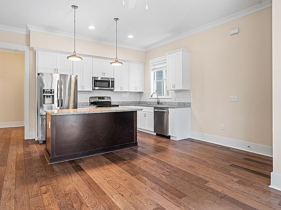 5th image of 512 1/2 E Waldburg St #B