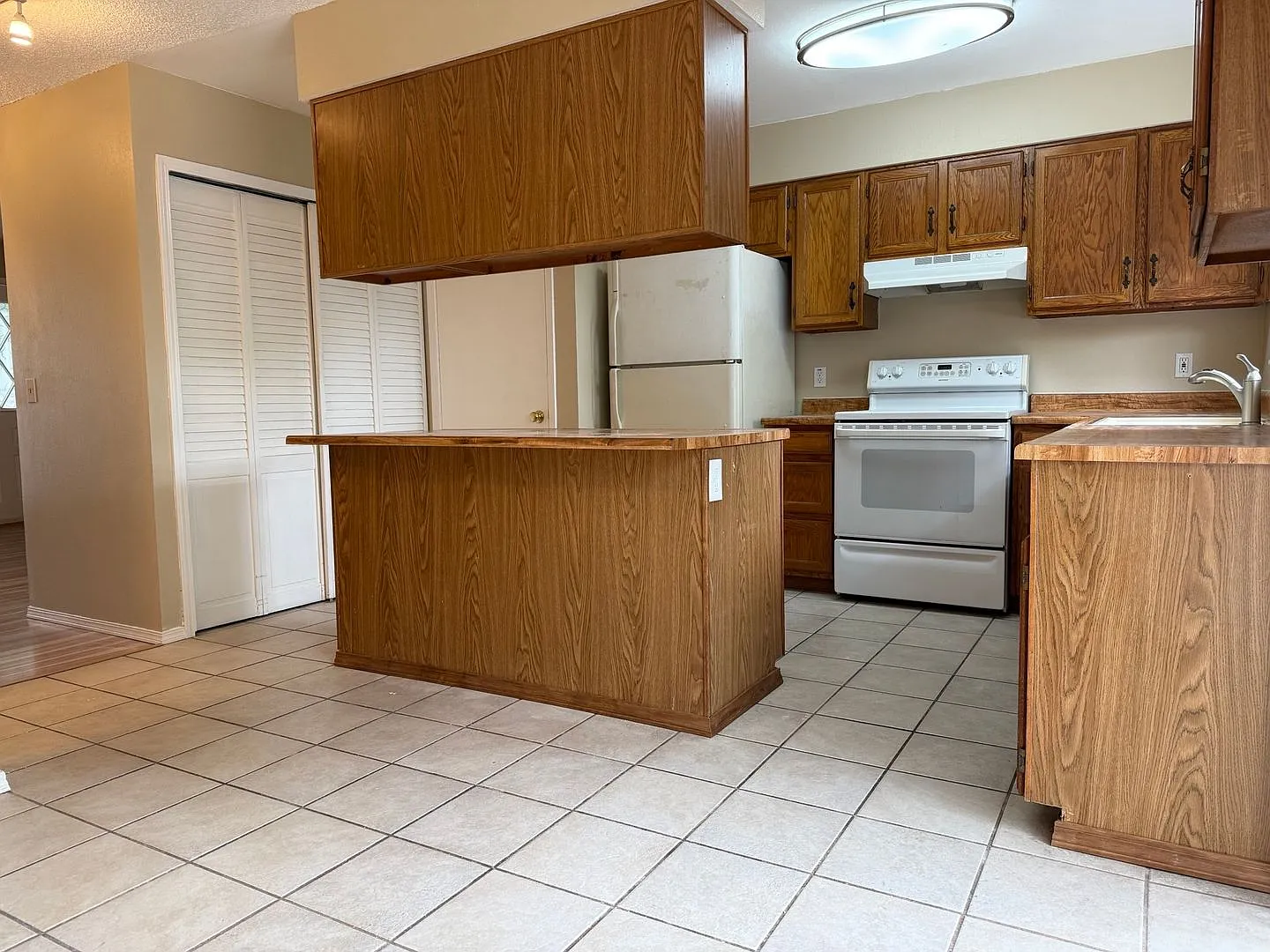 3 bed/2.5 bath townhome available for rent — Photo 4