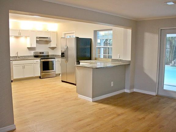 4th image of 2353 51st St N