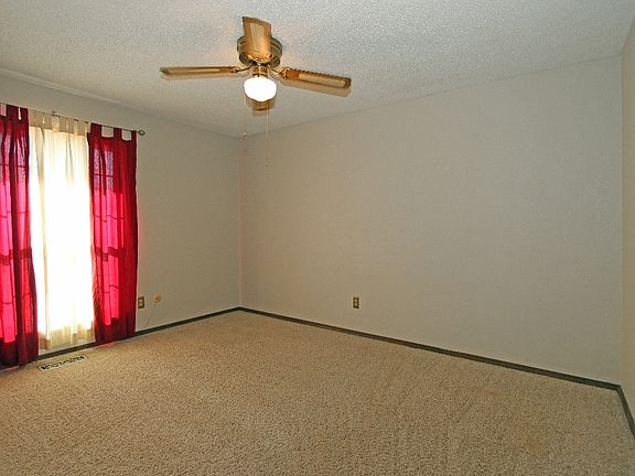 3rd image of 1515 Melissa Cir