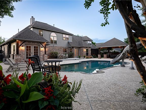4th image of 704 Canterbury Dr