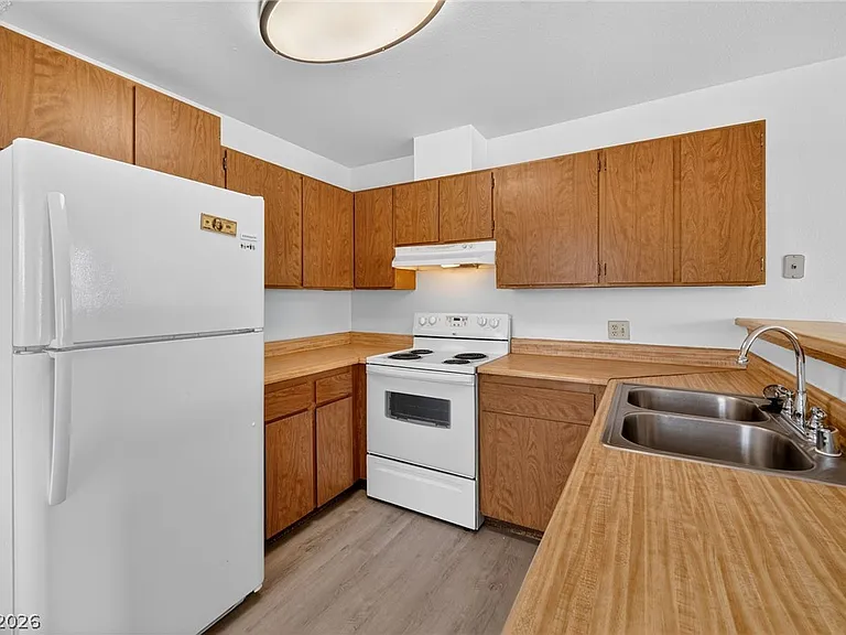 2702 Alicialynn Way #D — Photo 7