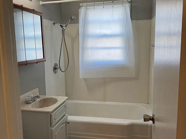 2232 S Glendale St — Photo 12