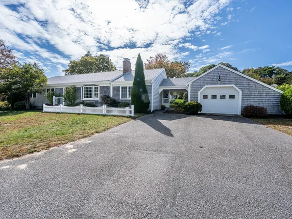 21 Wilton Dr, Barnstable, MA 02630