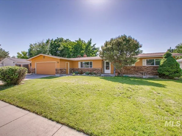 2175 N Fairmeadow Dr, Boise, ID 83704