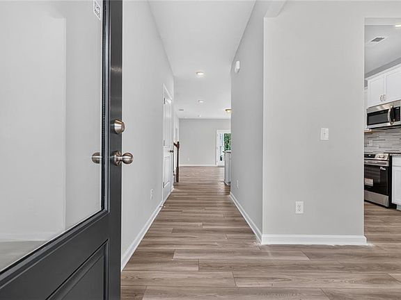 3rd image of 126 Sycamore Ln