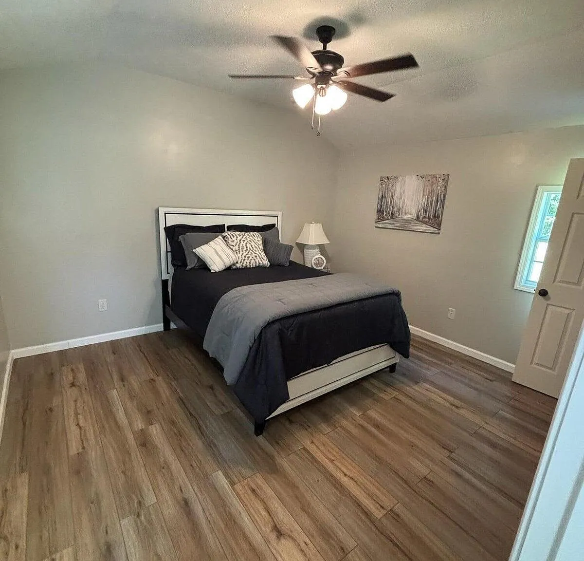 1 bed, 1.0 bath, $850 — Photo 2