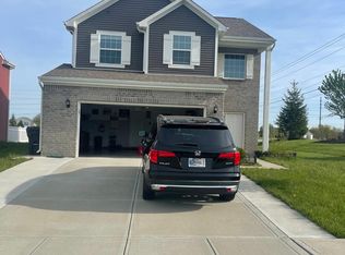 906 Briarstone Dr, Greenwood, IN 46143