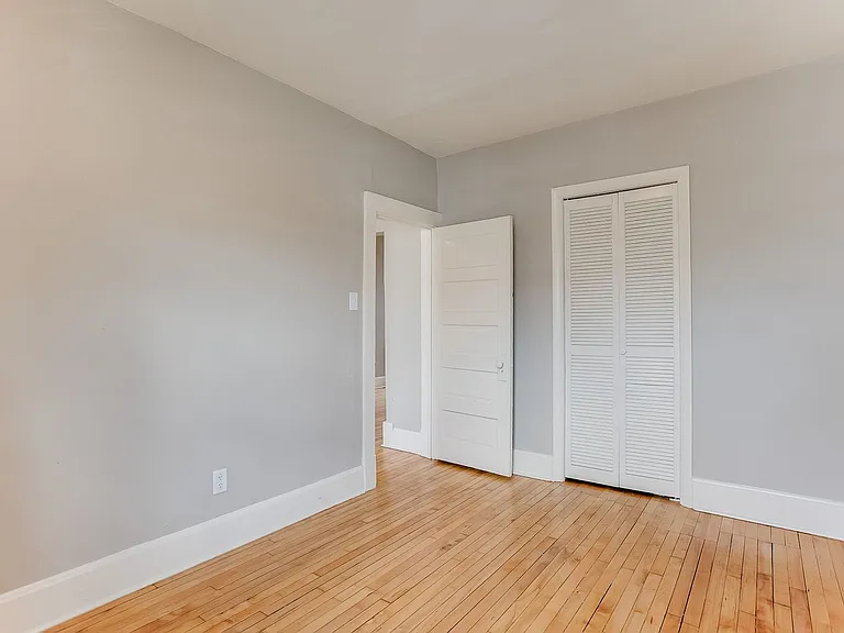 424 Smith — Photo 24
