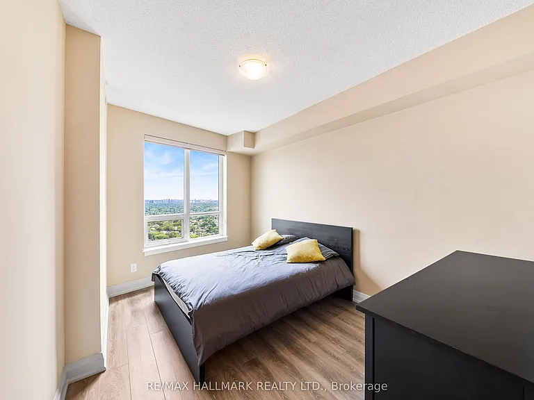 7171 Yonge St #Penthouse 301 — Photo 13