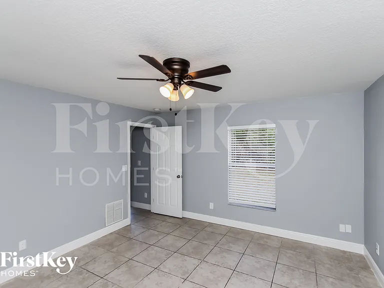 721 Carlyle Ave SE — Photo 11
