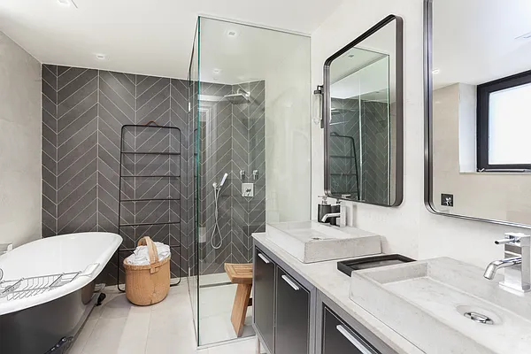 Sold by Compass | media 10