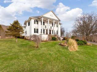 122 Lucky Ln, Clyde, NC 28721