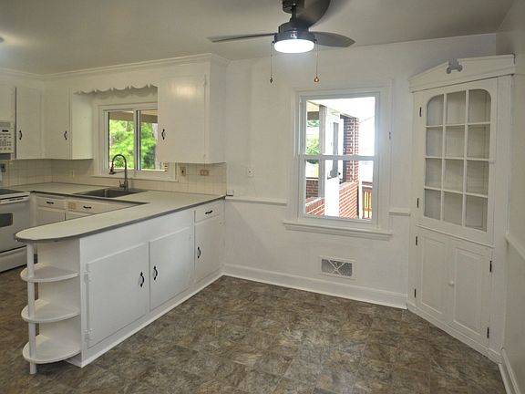 4th image of 3428 Landon St