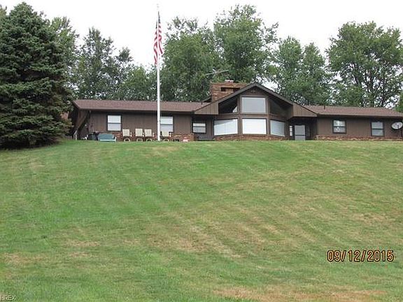 3rd image of 1971 Meadowlark Dr