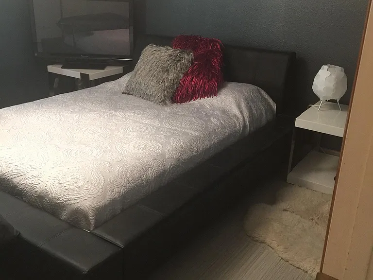 Lrg bedroom has tv with WiFi blue ray dvd attaches so you ca