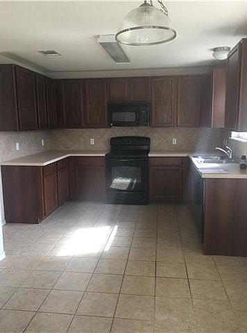 1st image of 325 Prickly Pear Dr