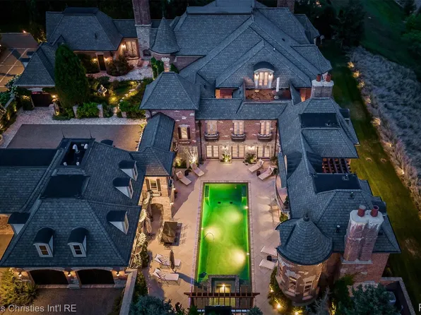 2756 Turtle Bluff Dr, Bloomfield Hills, MI 48302