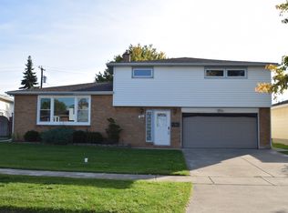 50 Leni Ln, Cheektowaga, NY 14225