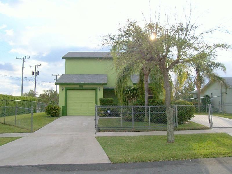 1st image of 2890 NE 5th Ct
