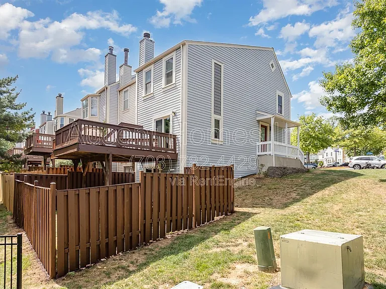 7301 Castleberg Ct — Photo 35