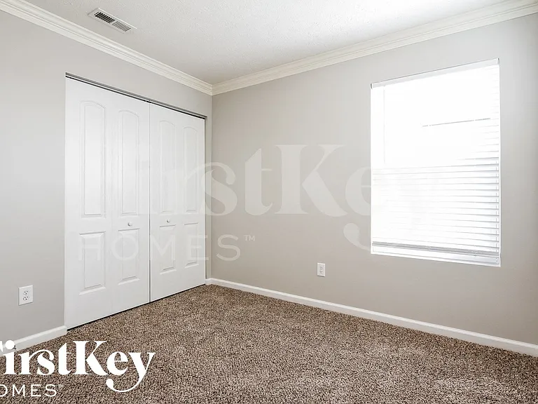 15526 Farmland Ct — Photo 11
