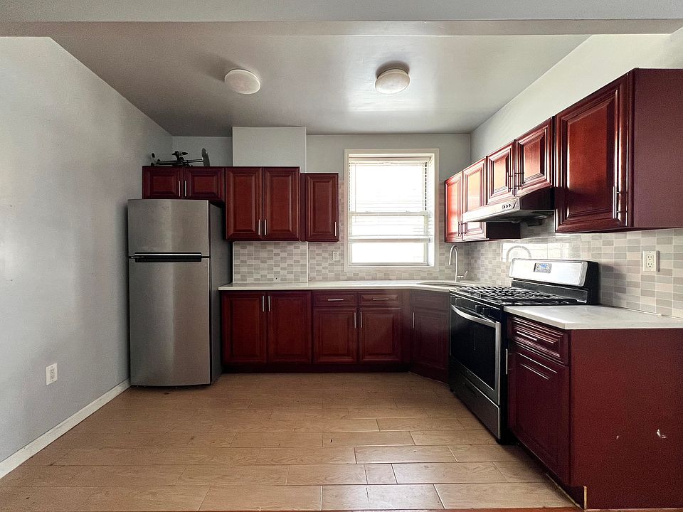2nd image of 6968 75th St Floor 2