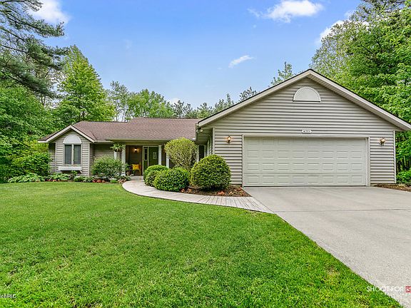 3rd image of 4771 Butternut Dr