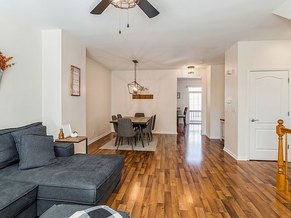 4th image of 336 Station Park Cir