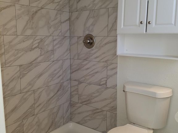 Tile shower surround