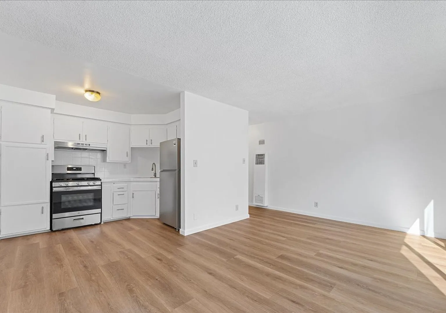 1 bed, 1.0 bath, 700 sqft, $1,645 — Photo 1