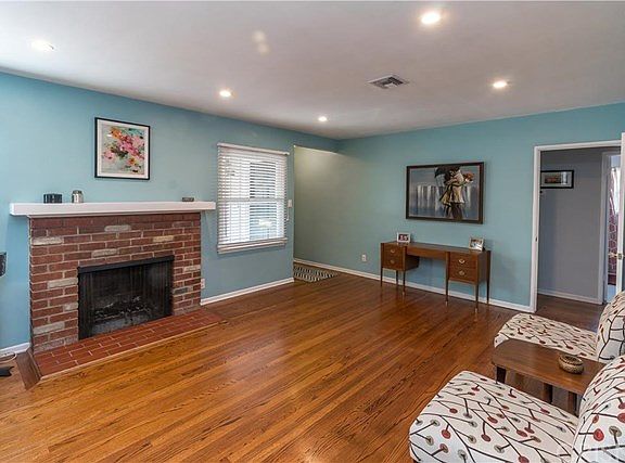 3rd image of 6026 Wilkinson Ave
