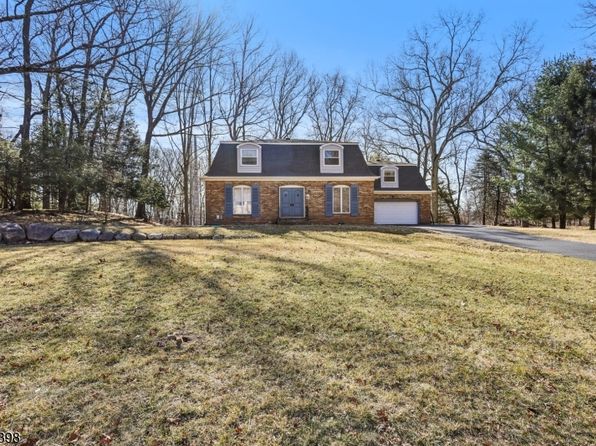 733 Riven Wood Rd, Franklin Lakes, NJ 07417
