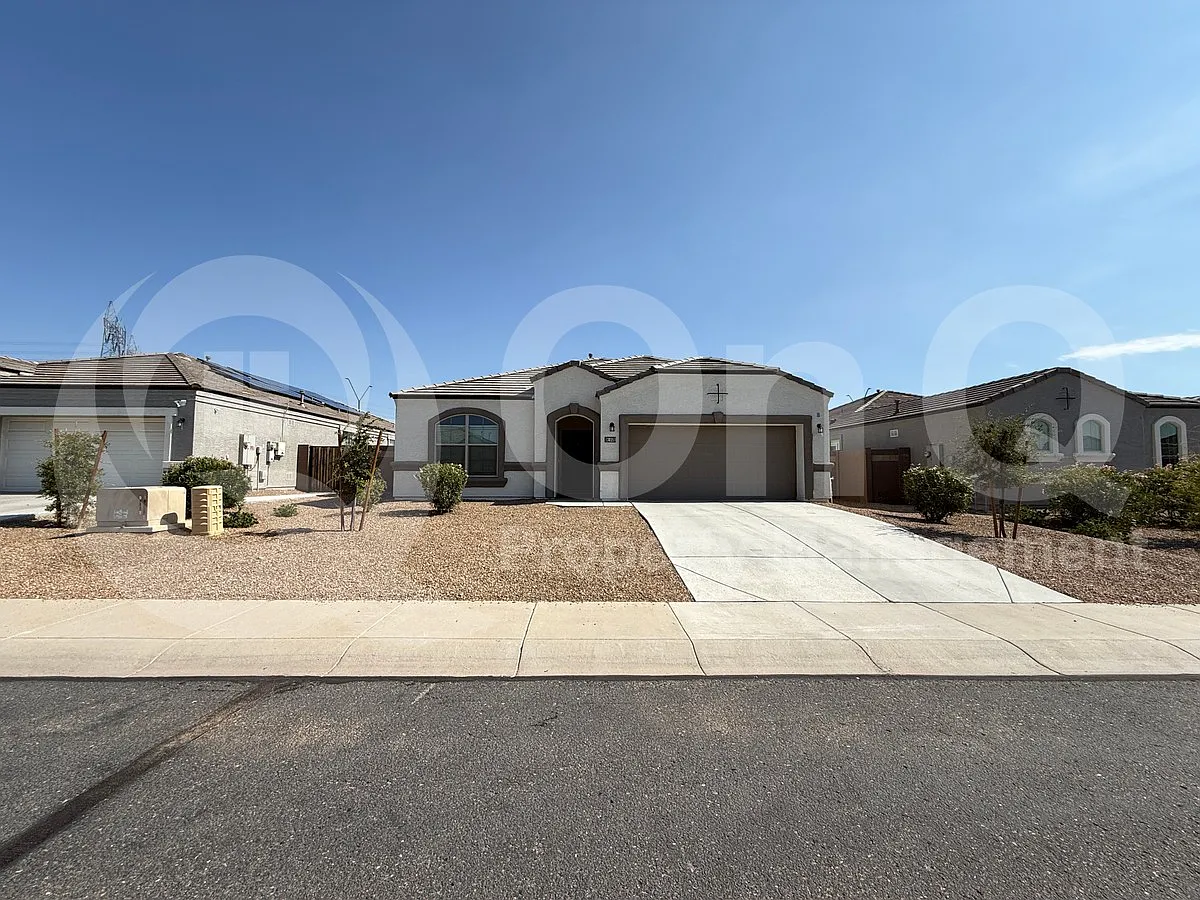 4 bed, 3.0 bath, 2356 sqft, $2,500 — Photo 2